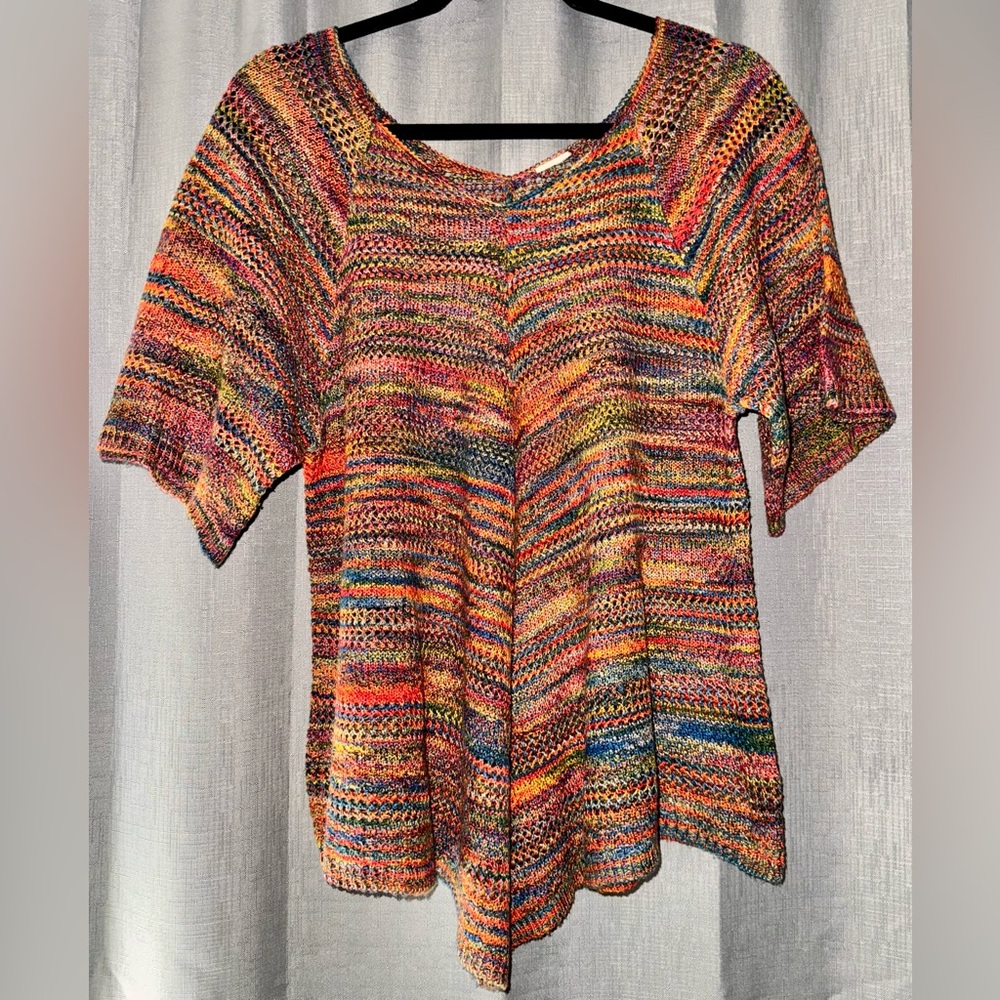 Unique Adorable Colored Top - Picture 5 of 7